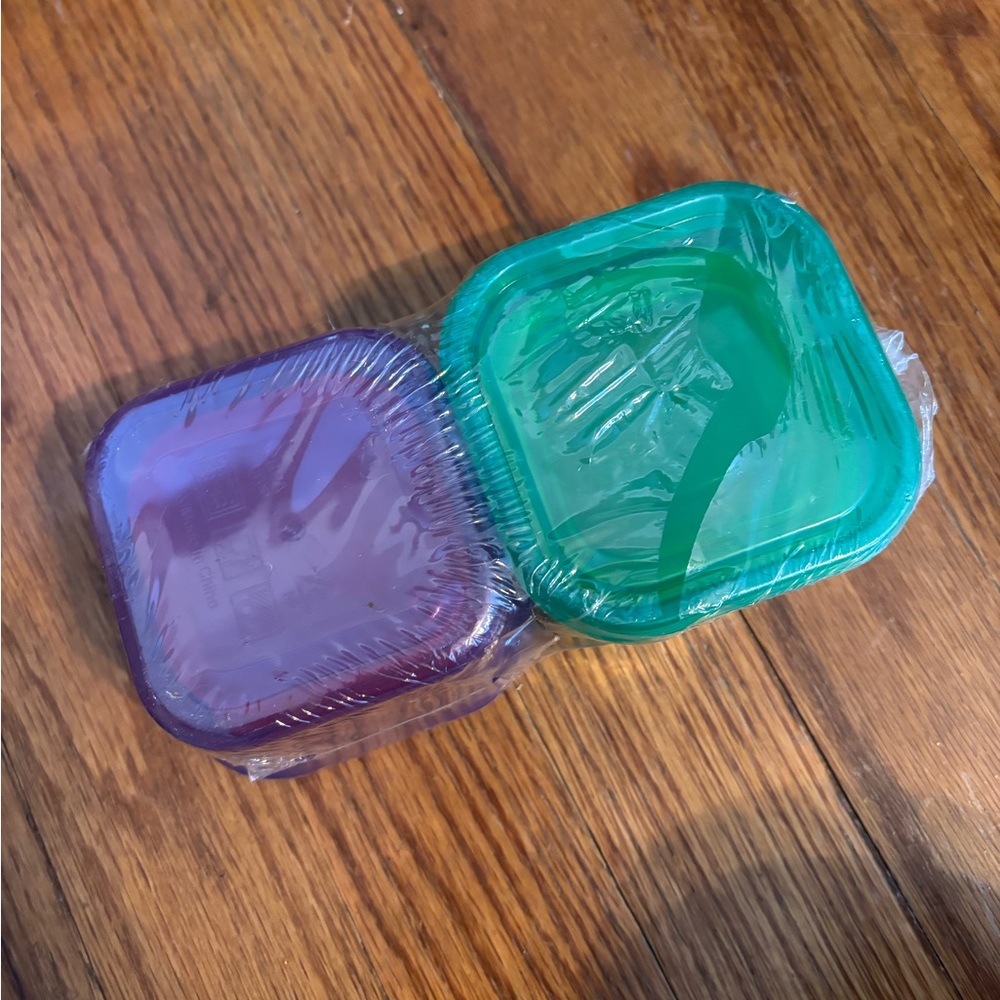 21 day fix. Un opened Plastic Containers.
